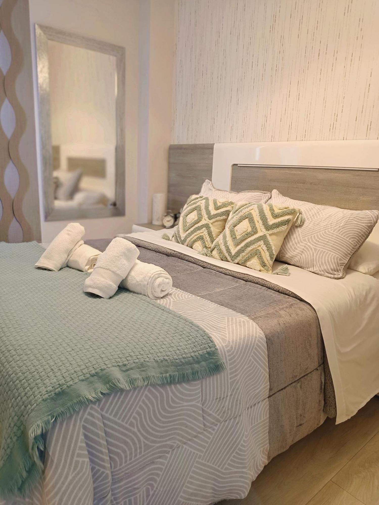 ¡Al Lado De La Clinica Oftalmologica Vega! Appartement Oviedo Buitenkant foto